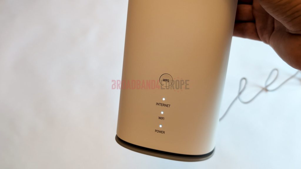 LEDs an der Vorderseite des Vodafone GigaCube.