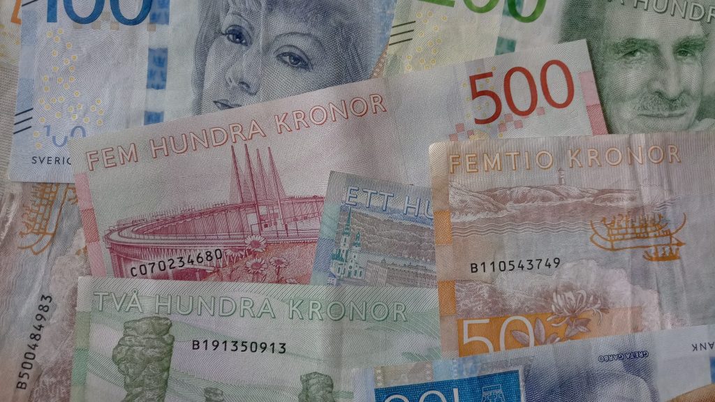 Sedlar i svenska kronor.