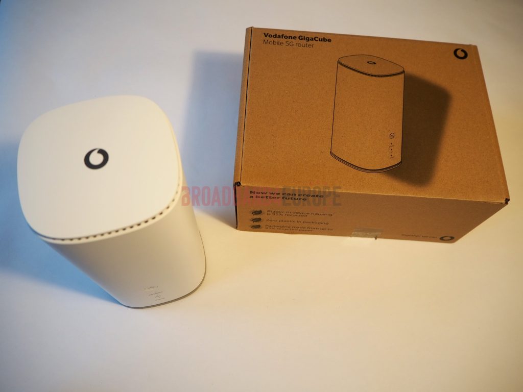 Vodafone GigaCube with box.